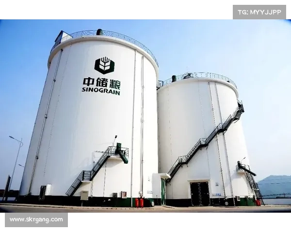 中储粮强化管理:回应罐车运输油罐混用,全面启动专项大排查(储罐车图片) 中储粮强化管理:回应罐车运输油罐混用,全面启动专项大排查(储罐车图片)